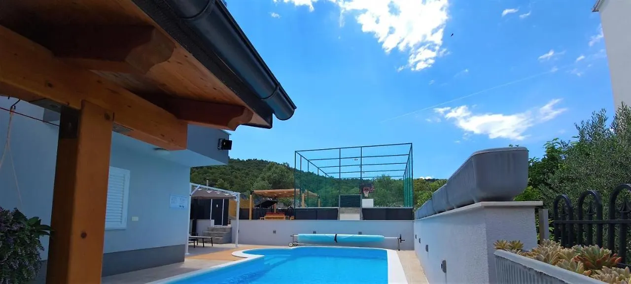 Holiday home Villa Freya - Vacation House Slatine