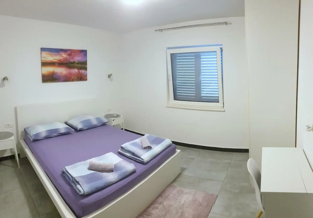 Holiday home Villa Freya - Vacation House Slatine